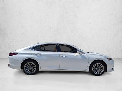 2024 Lexus ES 300h Ultra Luxury