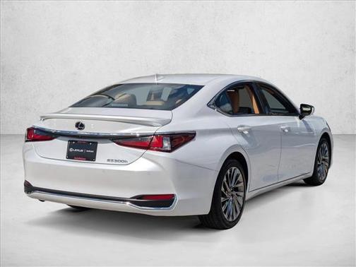 2024 Lexus ES 300h Ultra Luxury