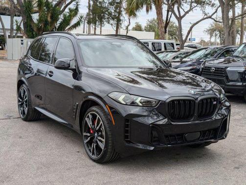 2025 BMW X5 M60i