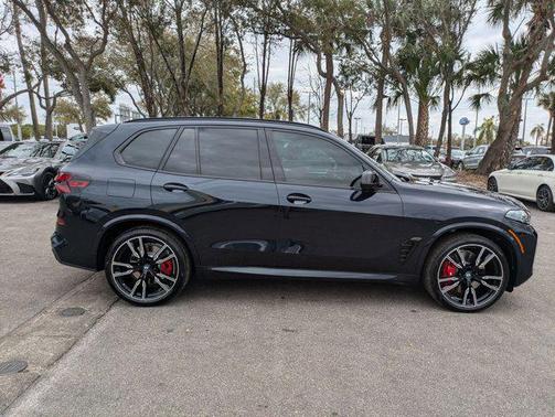 2025 BMW X5 M60i