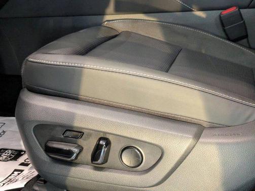 Iridium 2026 Lexus RX 450h+ Base