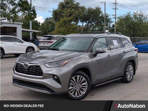 Heavy Metal 2025 Toyota Highlander Hybrid Platinum