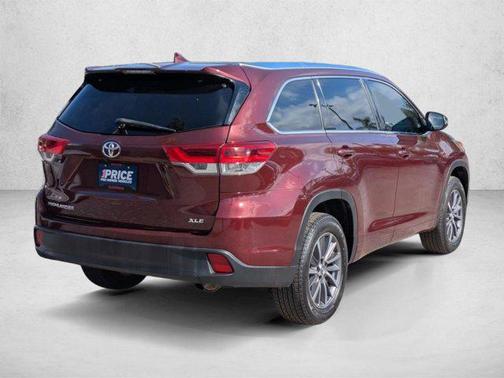 Ooh La La Rouge Mica 2018 Toyota Highlander XLE