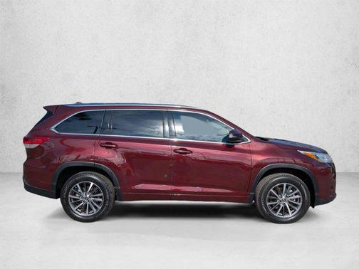 Ooh La La Rouge Mica 2018 Toyota Highlander XLE