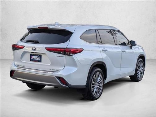 Wind Chill Pearl 2022 Toyota Highlander Hybrid Platinum