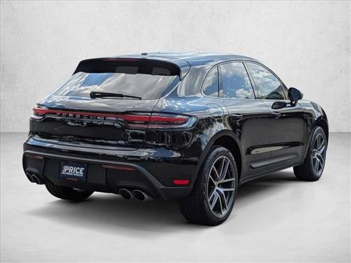Jet Black Metallic 2022 Porsche Macan Macan
