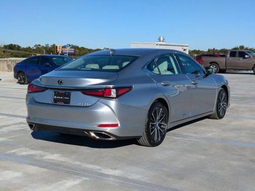 2025 Lexus ES 350 Base