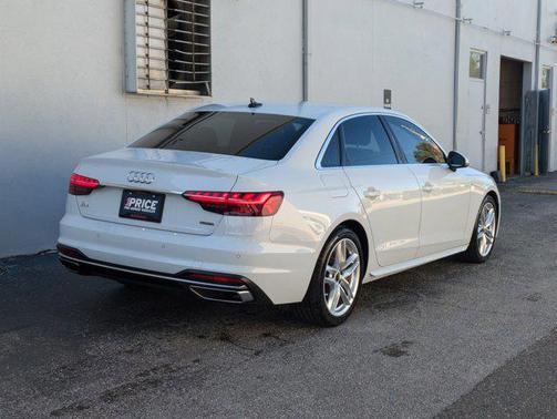 2022 Audi A4 45 S line Premium Plus