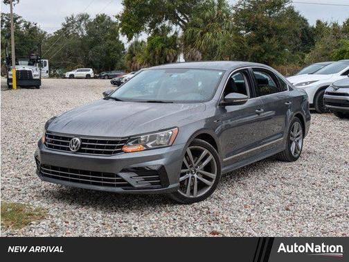 2017 Volkswagen Passat 1.8T R-Line w/Comfort