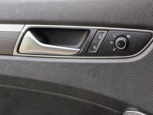 2017 Volkswagen Passat 1.8T R-Line w/Comfort