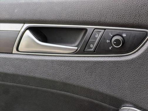 2017 Volkswagen Passat 1.8T R-Line w/Comfort