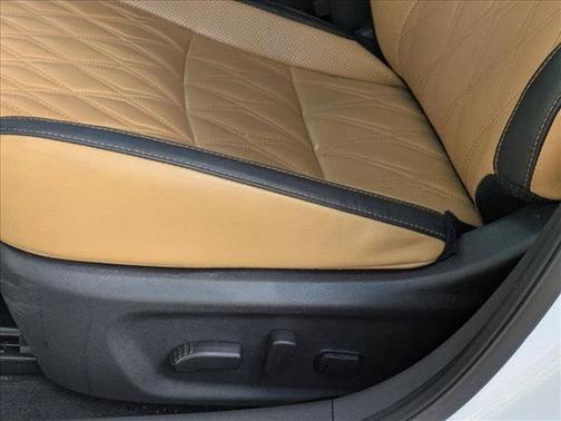 Aspen White Tricoat 2023 Nissan Sentra SV