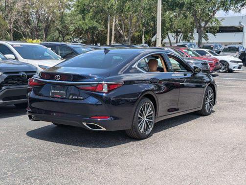 2025 Lexus ES 350 Base