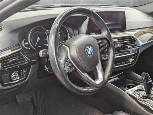 2019 BMW 530 530i