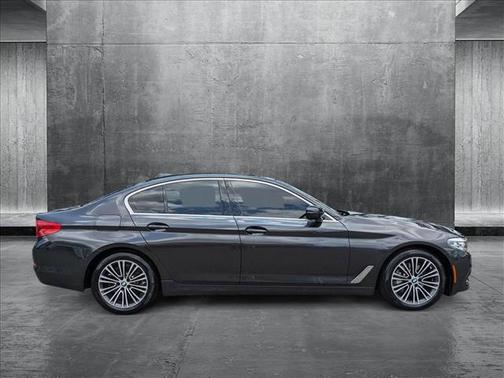 2019 BMW 530 530i