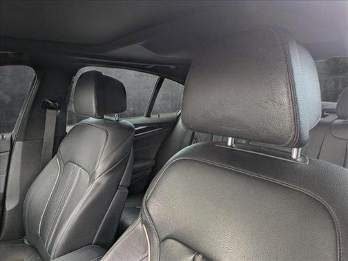 2019 BMW 530 530i