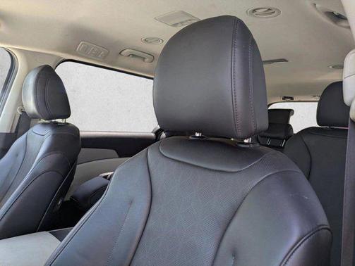 Snow White Pearl 2024 Kia Carnival LX