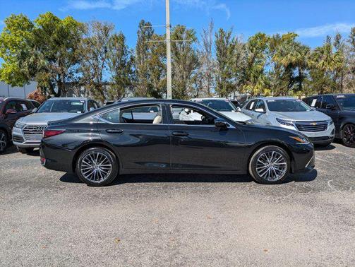 2024 Lexus ES 250 Base