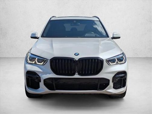 Mineral White Metallic 2022 BMW X5 sDrive40i