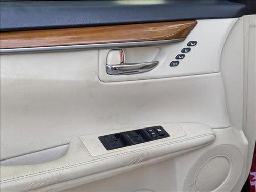 2015 Lexus ES 300h Base