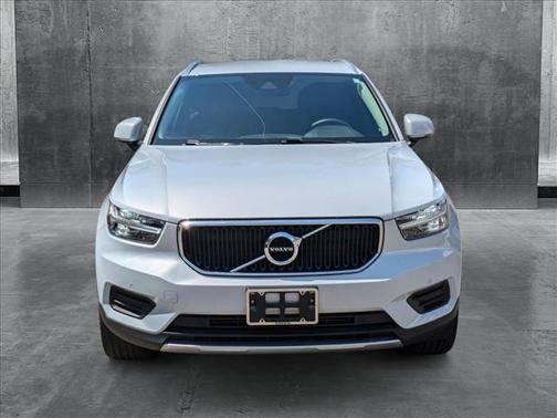 2020 Volvo XC40 T4 Momentum