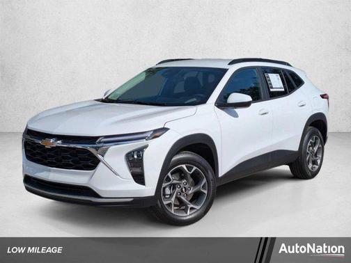 Summit White 2026 Chevrolet Trax LT