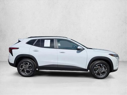 Summit White 2026 Chevrolet Trax LT