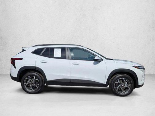 Summit White 2026 Chevrolet Trax LT
