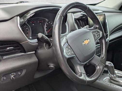 Silver Ice Metallic 2020 Chevrolet Traverse Premier