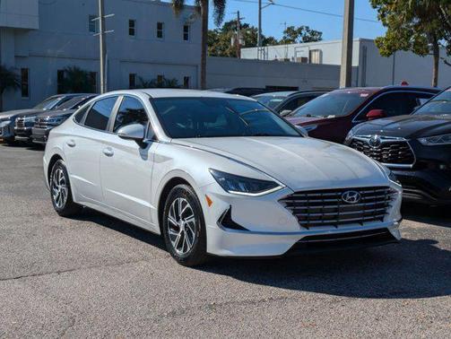 2022 Hyundai SONATA Hybrid Base