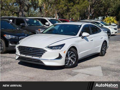 2022 Hyundai SONATA Hybrid Base