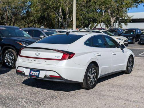2022 Hyundai SONATA Hybrid Base