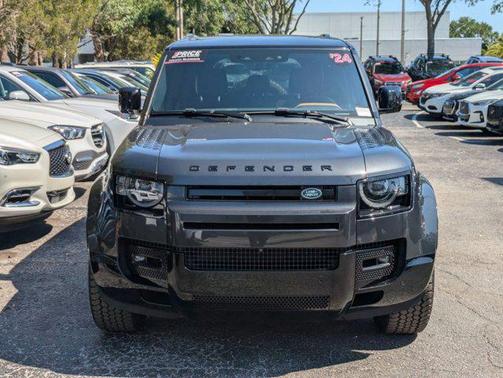 2024 Land Rover Defender 110 P400 X-Dynamic SE