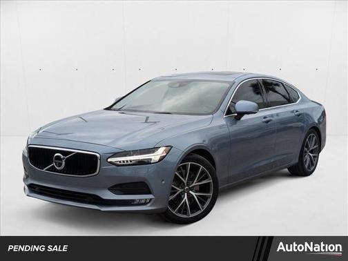 2017 Volvo S90 T5 Momentum