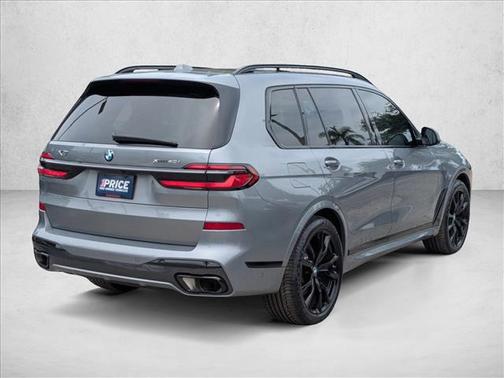 Skyscraper Grey Metallic 2024 BMW X7 xDrive40i