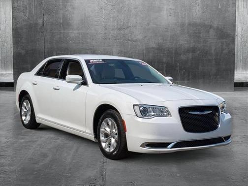 2022 Chrysler 300 Touring