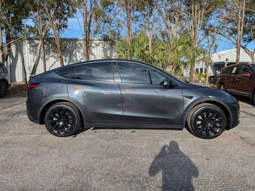 2024 Tesla Model Y Long Range Single Motor Rear-Wheel Drive