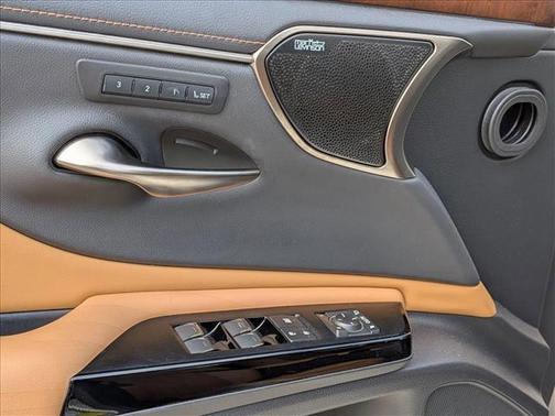 2022 Lexus ES 350 Ultra Luxury