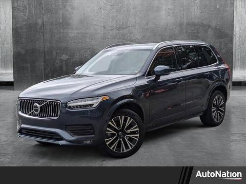 2022 Volvo XC90 T5 Momentum