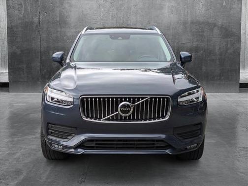 2022 Volvo XC90 T5 Momentum
