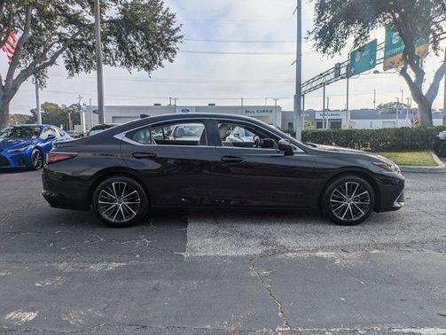 2025 Lexus ES 350 Base