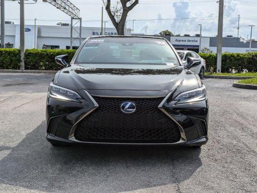 2022 Lexus ES 300h F SPORT