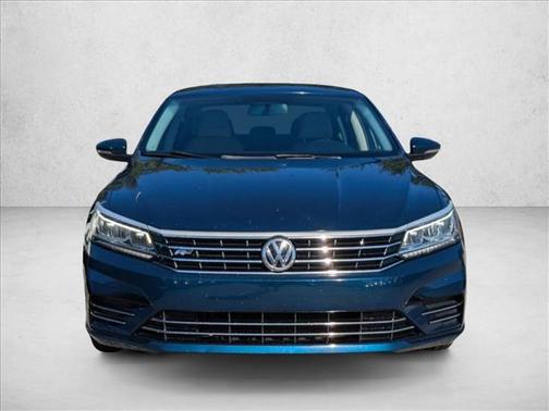 2018 Volkswagen Passat 2.0T R-Line