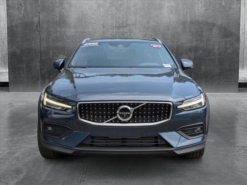 2020 Volvo V60 Cross Country T5