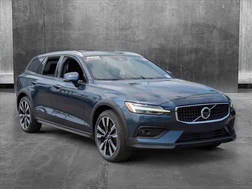 2020 Volvo V60 Cross Country T5