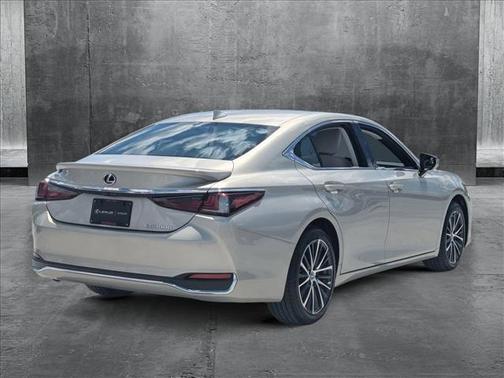2025 Lexus ES 300h Base