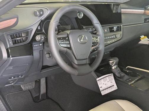 2025 Lexus ES 300h Base