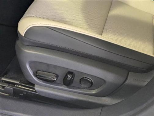 2025 Lexus ES 300h Base
