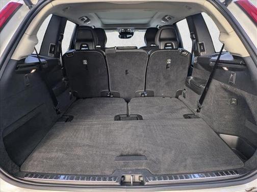 2019 Volvo XC90 T6 Momentum