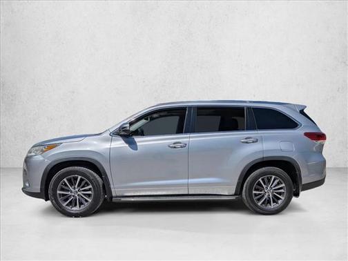 Celestial Silver Metallic 2017 Toyota Highlander XLE